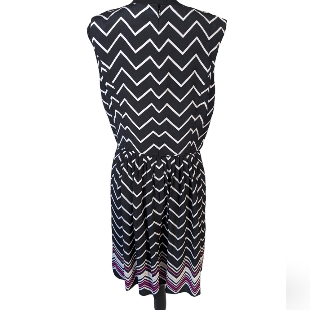 Silk Chevron Flirty Dress - Picture 4 of 12